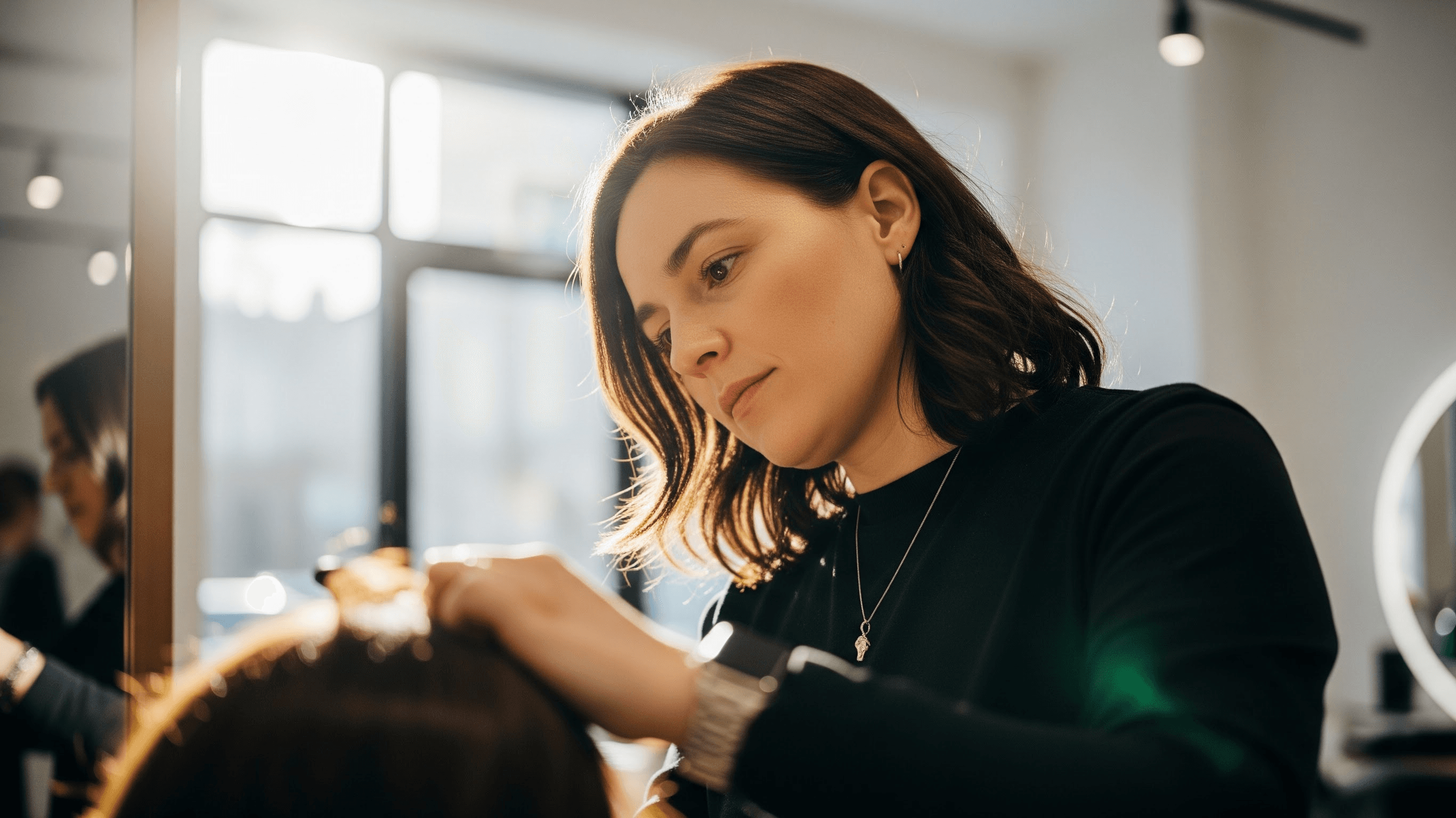 Realne zarobki fryzjera: sztuka, która się opłaca